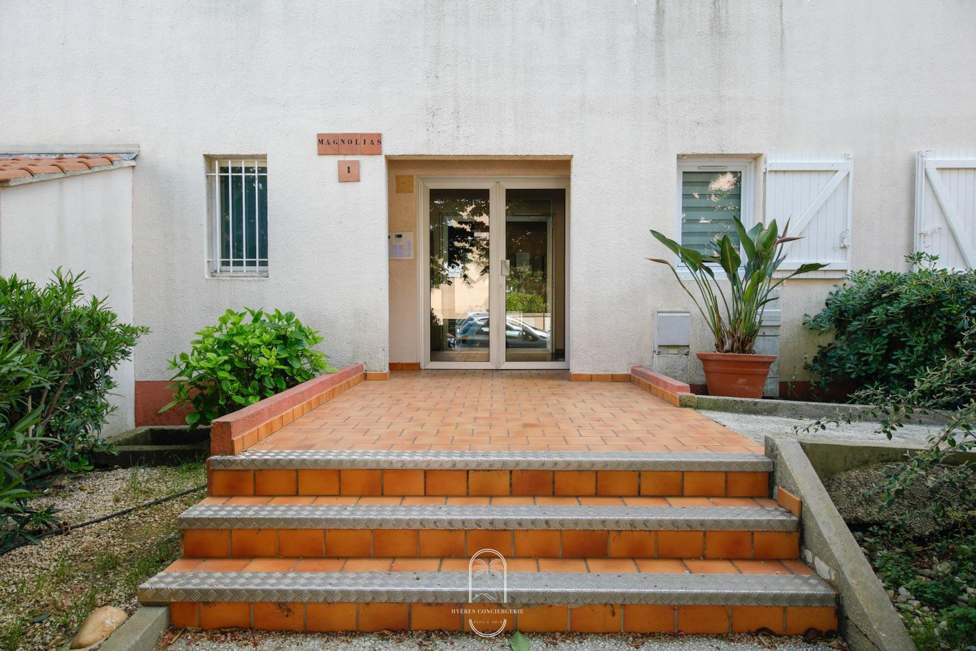 Hyeres Proche Centre - Appartement 1 Chambre Clim Pk Wifi By Hc Exterior foto